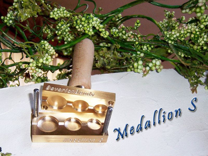 molding press "Bavarian Medaillon S" (Orbs)