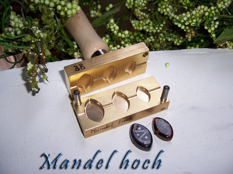 molding press "Bavarian Mandel hoch "