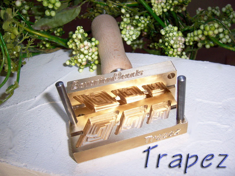 moldin press "Bavarian trapez"