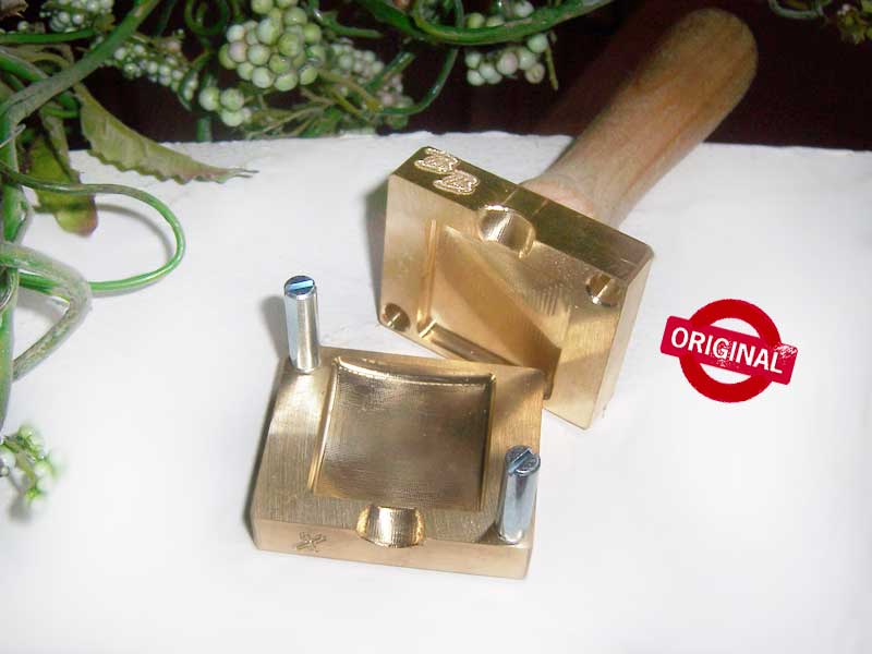 cabochon press "square L" cabochon press "square L"