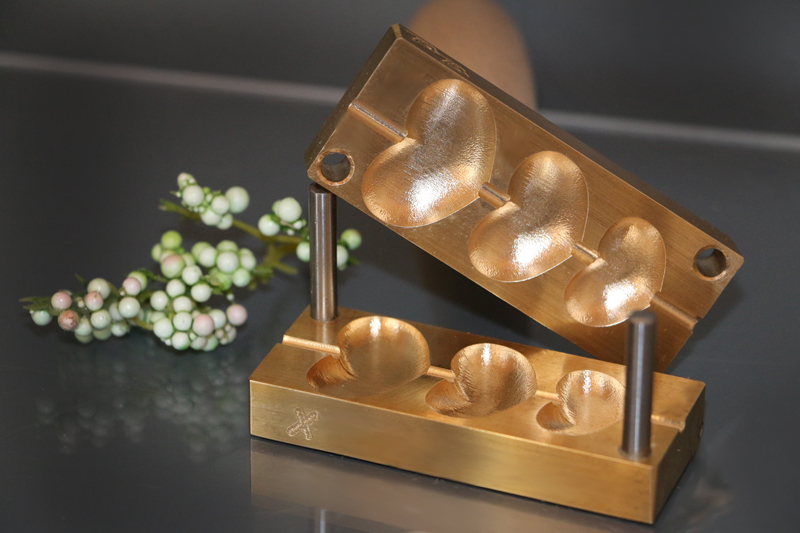 bead press "Bavarian 3D apple heart S" bead press "Bavarian 3D apple heart S"
